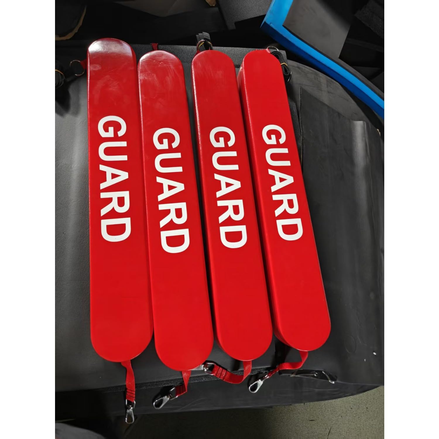 Tubo de rescate profesional de salvavidas, rojo con texto de protección blanco, flotador de seguridad de agua resistente para piscinas y rescate en la playa