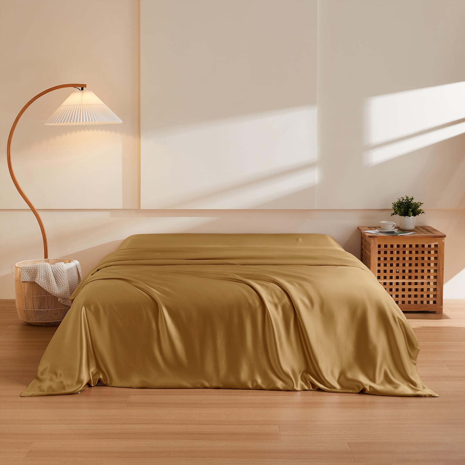 THXSILK Silk Metallic Gold Duvet Cover 1 Pack, 100% 6A+ Top Grade Mulberry Silk Soft Smooth Cooling Upscale Series Quilt Comforter Cover with Zipper Closure&Corner Ties, No Quilt/Comforter, Queen