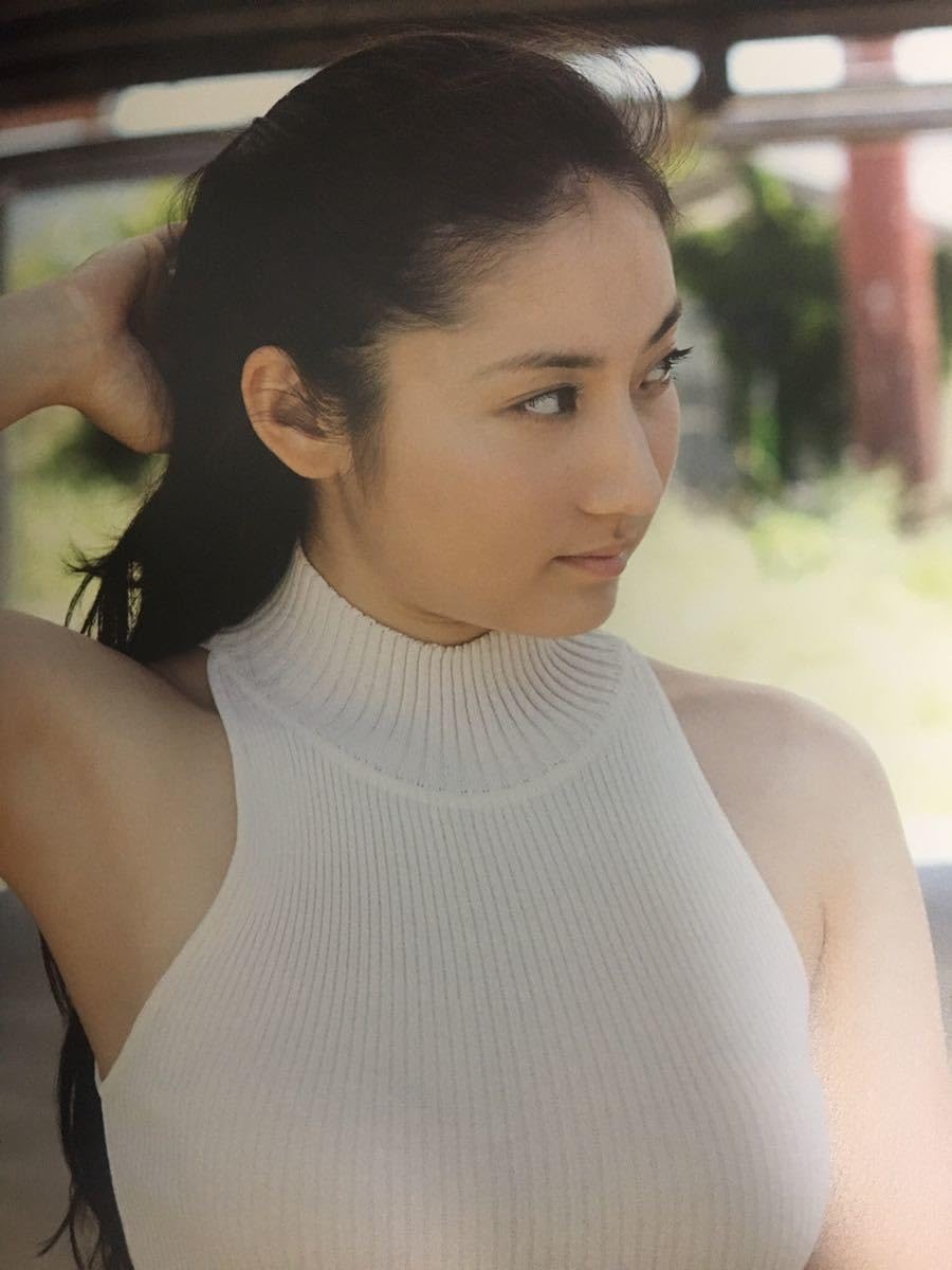 Amazon.co.jp: 紗綾 : 写真集 帯付き : おもちゃ