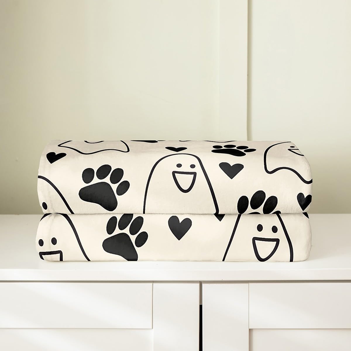 jejeloiu Halloween Theme Fleece Throw Blanket Cute Ghost Flannel Blanket Plush Fuzzy Paw Print for Bed Couch Chair Living Room Love Heart Throw 50"x60" Bedroom Decor