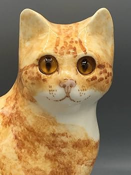 猫の置物 グレーと茶色の模様 約20cm ケンジントンキャット 小顔