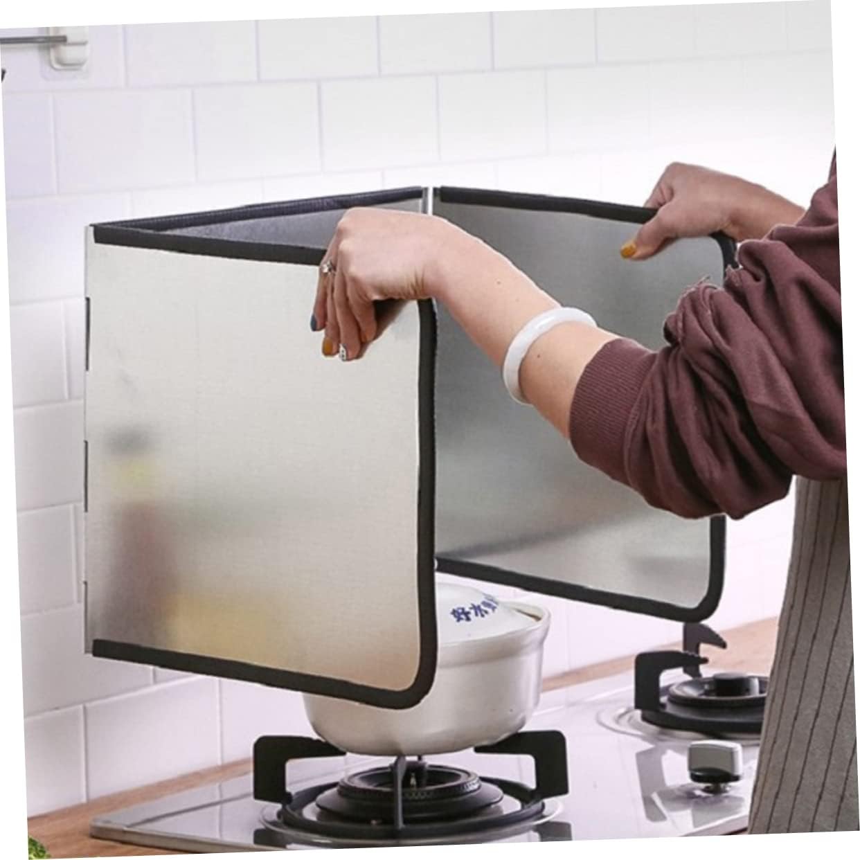 Oil Baffle for Home Cooking Aluminum Foil Stove Shield High Temperature Resistant Kitchen Oil Splatter Screen Design for Easy Storage s