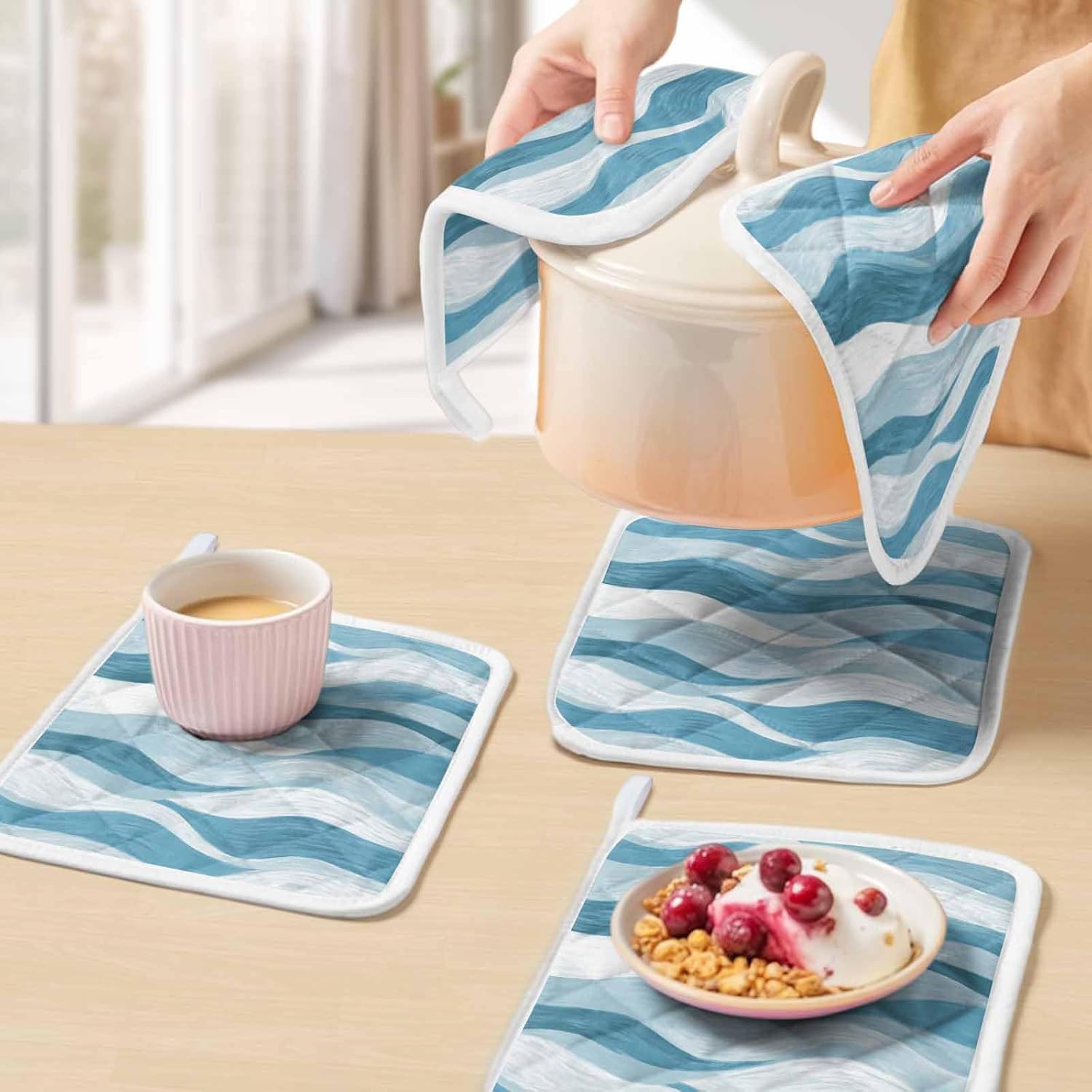 Blue Ombre Pot Holders for Kitchen Heat Insulation, Modern Moire Abstract Art Aesthetics Potholders Hot Pads with Hanging Loop, Washable Oven Mitts Pot Holder Trivet for Cooking Baking 5 Pack
