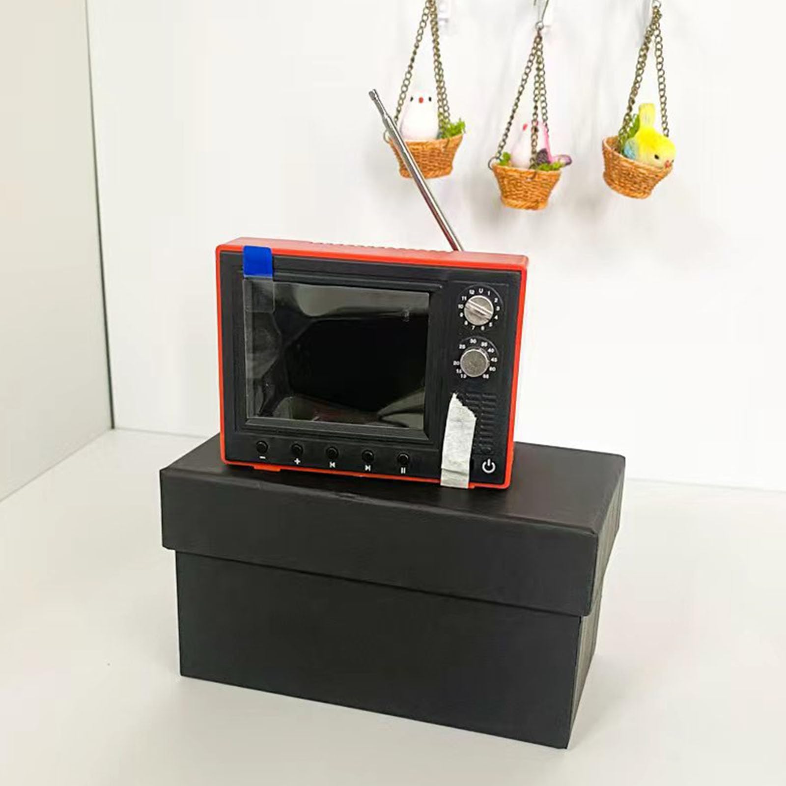 Miniaturowy telewizor w skali 1/12, obsługuje przesyłanie przez USB, odtwarzane wideo, mini telewizor, model HD 720P, z 8 GB pamięci, bateria 150 minut, do domku dla lalek, prezent (czerwony)
