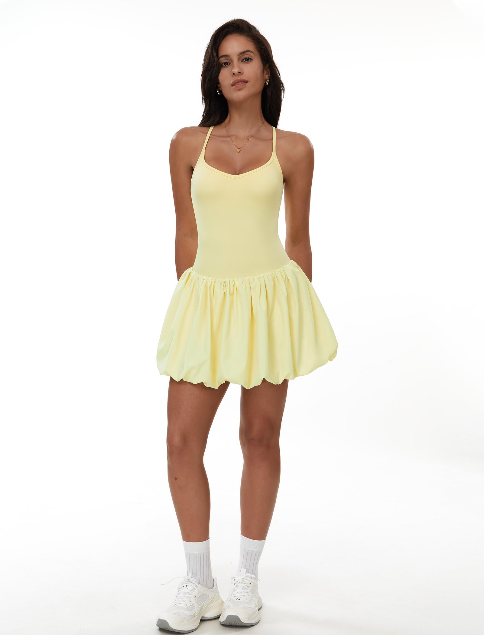 OMEWEE Tenniskleider für Damen: Rüschen-Cami-Kleid mit integrierten Shorts und BH für Tennis, Golf, Fitnessstudio
