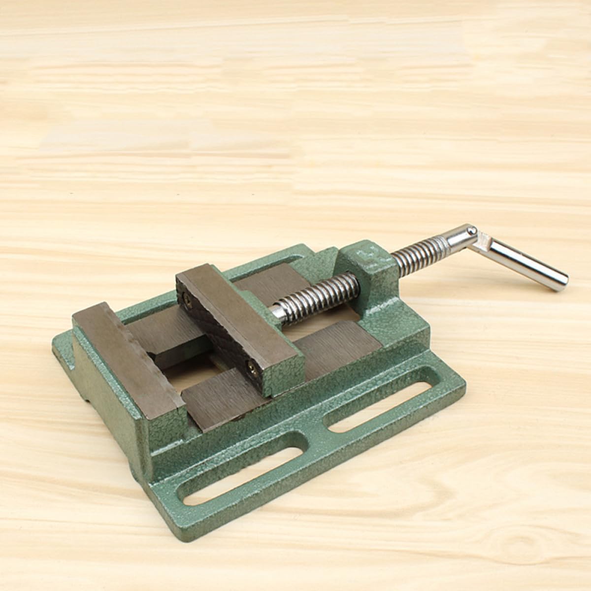 3-inch Cast Iron Drill Press Vise and Table Vise Bench Clamp for Woodworking and Milling Machine Workholding Random Color