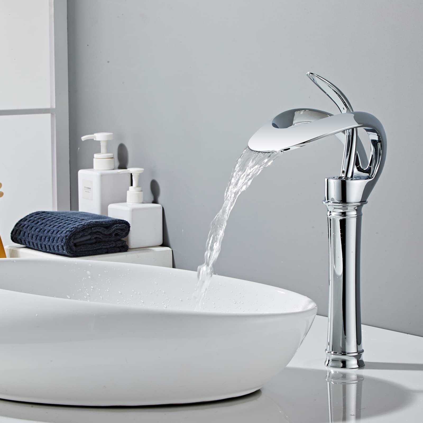Robinet de Lavabo Cascade pour Salle de Bain - Design Élégant, Eau Froide et Chaude - Chromé, Haut