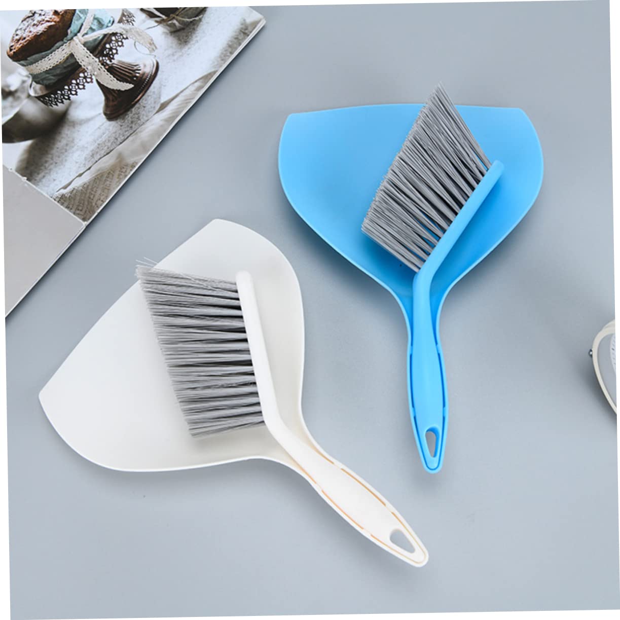 Didiseaon 1 Set Children's Dustpan Broom Childrens Desk Household Cleaning Brush Kid Broom Small Dustpan and Brush Portable Desk Desktop Cleaning Broom White Cleaning Kit Hand Crank Pp