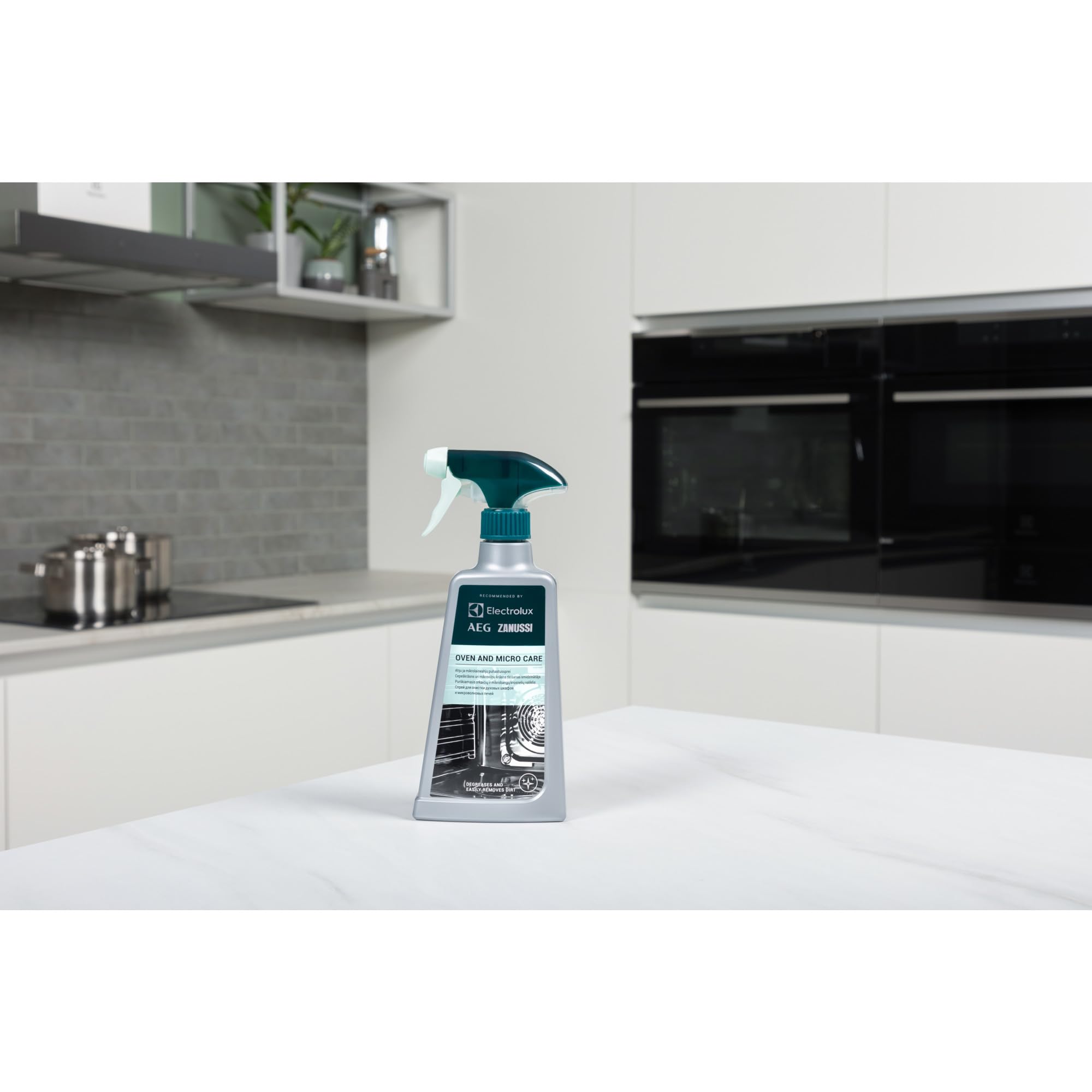 Electrolux M3OCS301 Spray Detergente per Forni e Microonde – Detergente Non Corrosivo per Elettrodomestici, Rimuove Grasso, Residui e Incrostazioni, Delicato sulle Superfici, 500 ml