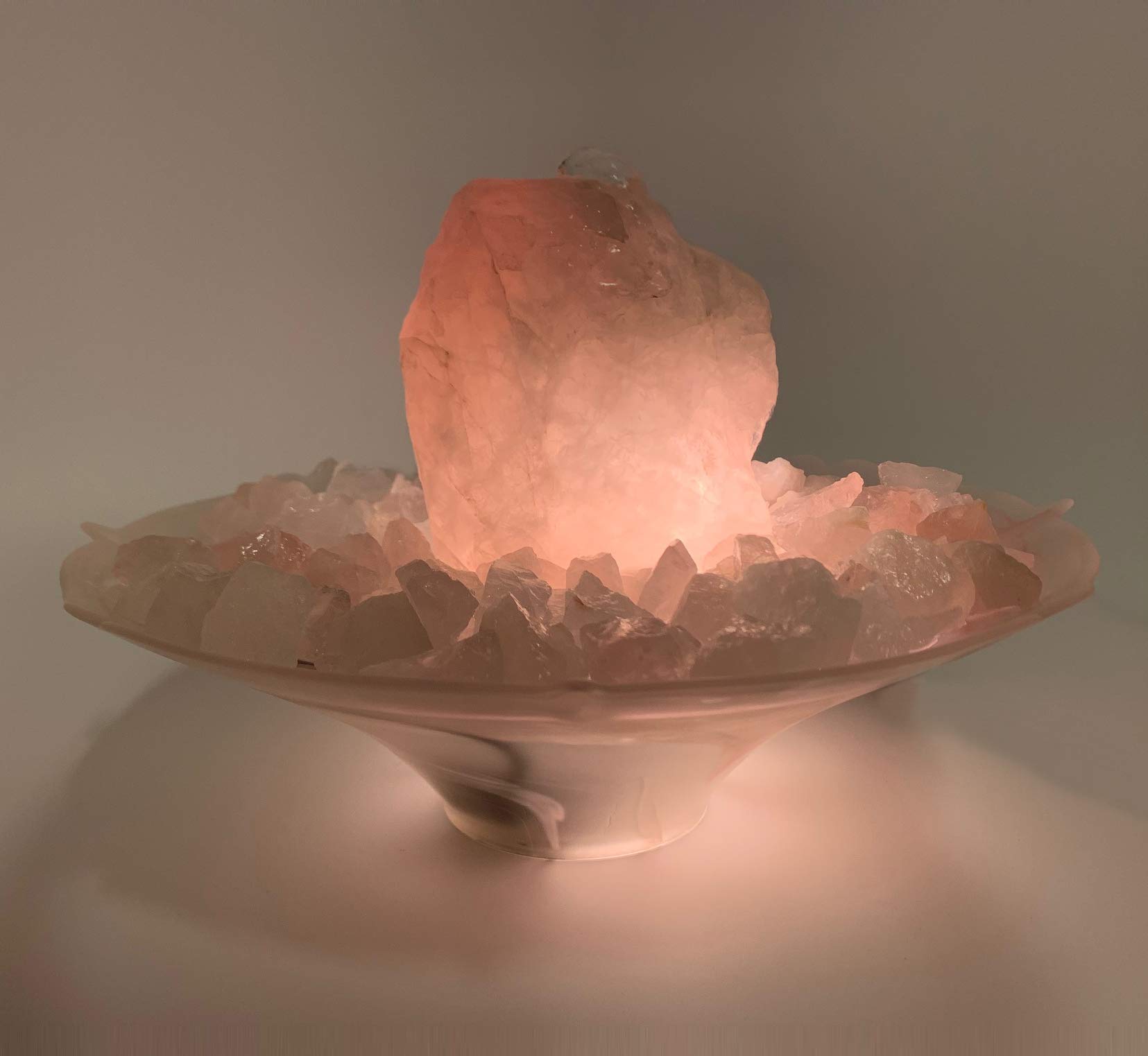 Zimmerbrunnen Delia Rosenquarz mit Beleuchtung (Schalenfarbe: Rosa)