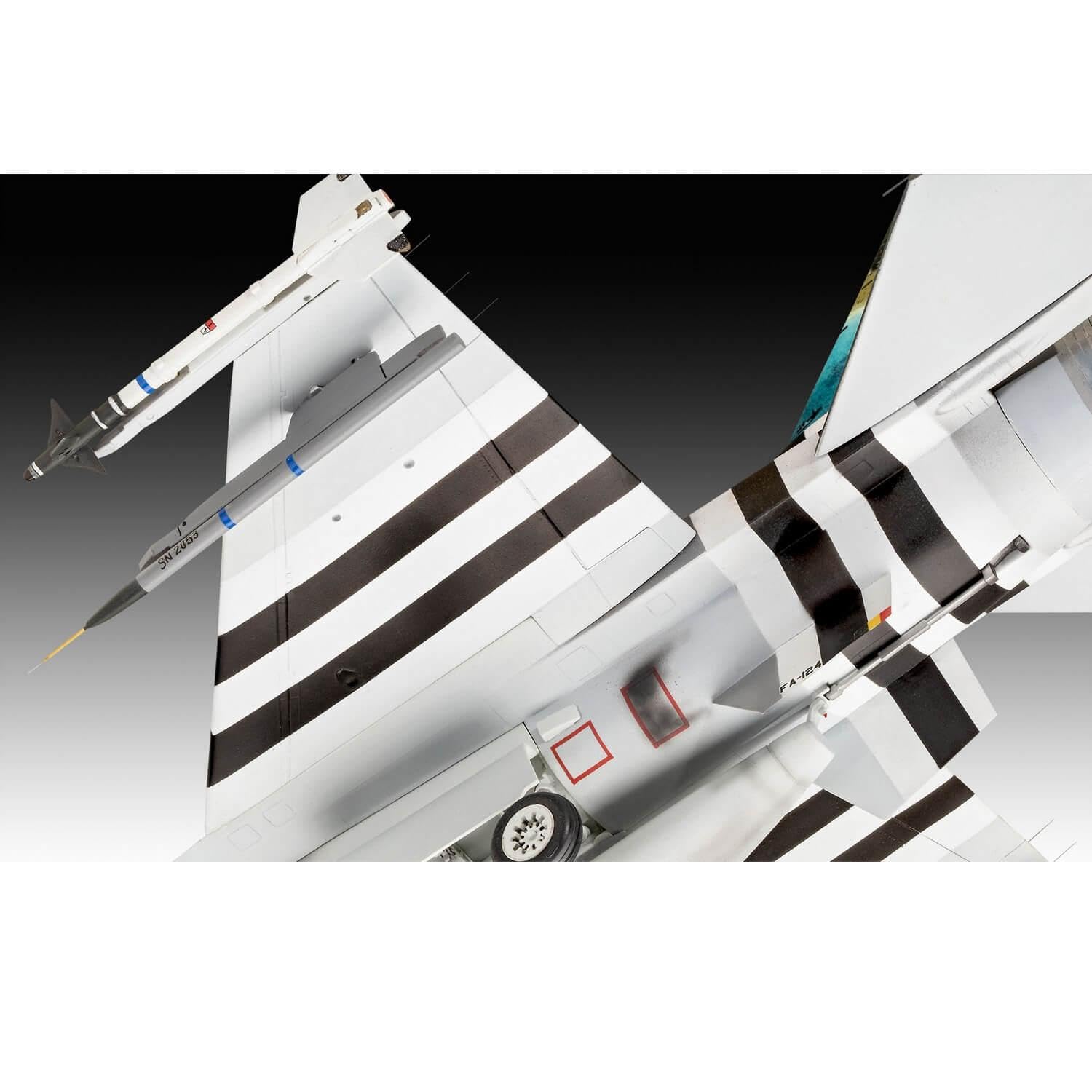 Revell 航空機モデル 4点セット Amazon.com: Revell - Model Airplane 50th Anniversary F-16