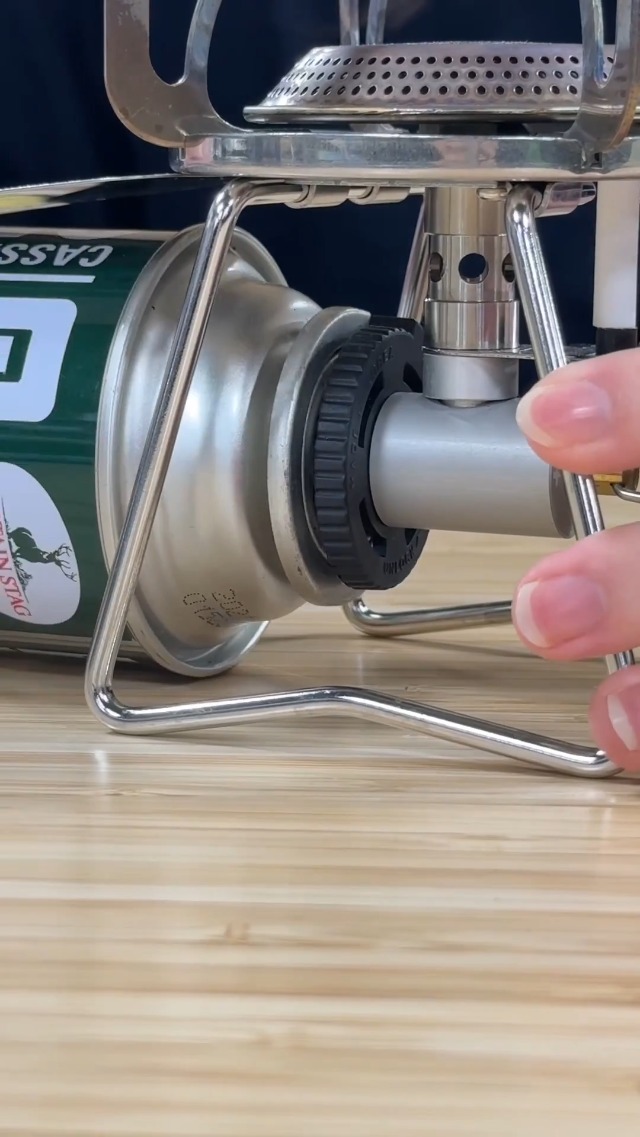 美品　シングルバーナーコンロ ハードケース付き Amazon.co.jp: キャプテンスタッグ 大型五徳 ガス バーナー コンロ