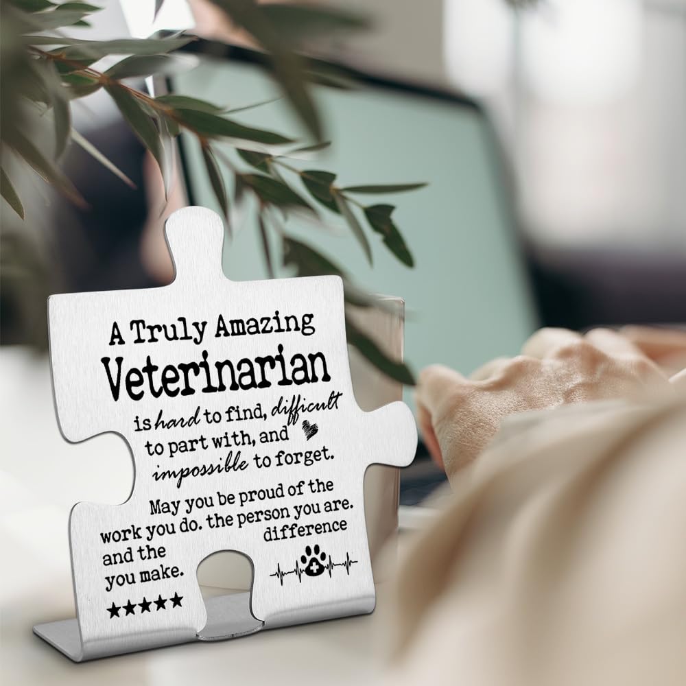 Veterinarian Gift Vet Tech Gifts, Vet Retirement Gift, Veterinarian Appreciation Gifts, A Truly Amazing Veterinarian, Best Veterinarian Thank You Gift Decorative Signs-DX244
