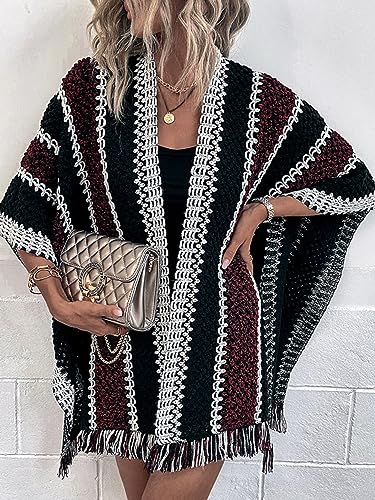 Capa de entretiempo estilo poncho con flecos y estampado patchwork vintage 2