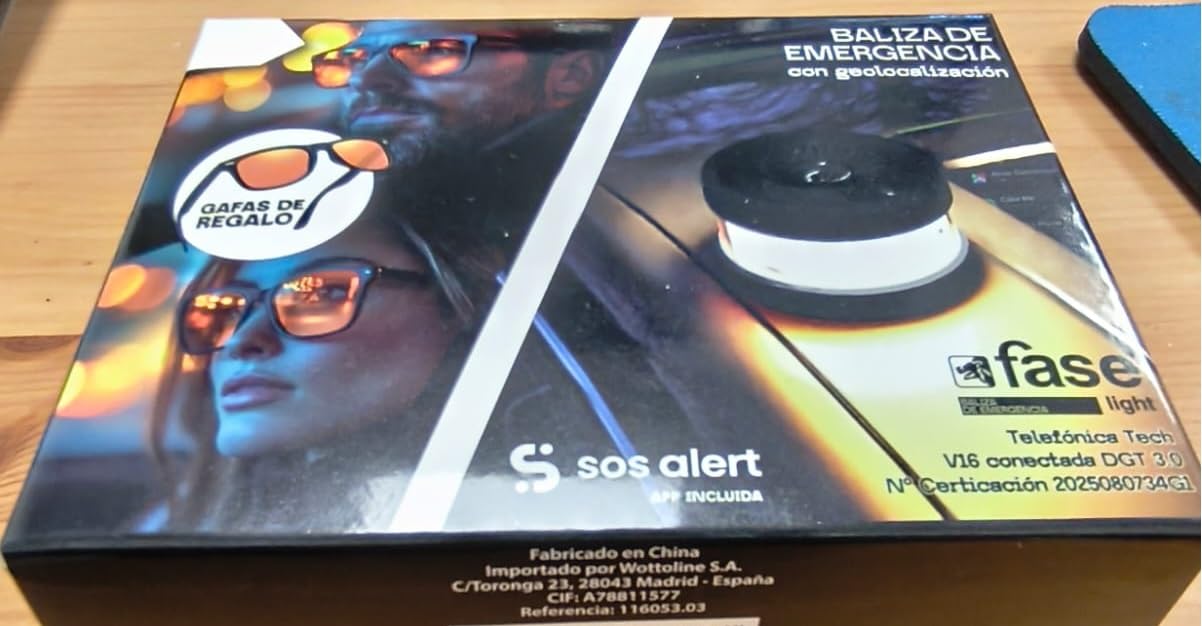 Luz de Emergencia Baliza V16 Geolocalizada, Homologada por DGT con Conectividad IoT, Datos Incluidos hasta 2038, Base Magnética, Incluye pilas y Gafas de Conducción Nocturna (2 Ud Negro + Gafas)