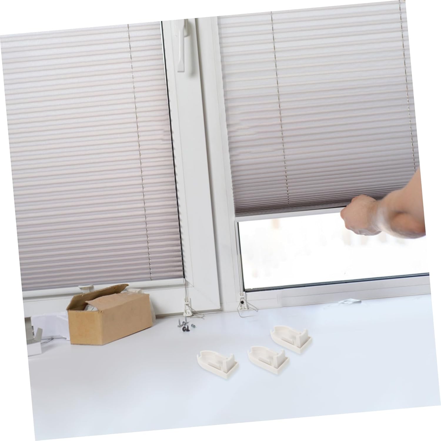 IMIKEYA 5sets Shutter Hook Blinds Bottom Rail End Caps Blind Clips Bottom Rail End Caps for Blinds Roller Blind Chain Blind Cord Safety Device No Drill Blinds Plastic 20pcs*5 4 617ooVUzYRL. AC SL1500