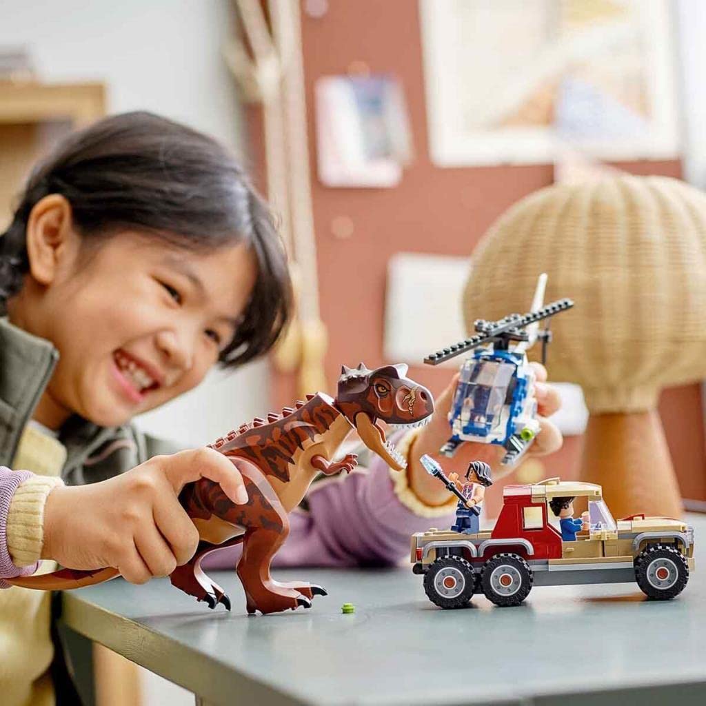 LEGO Jurassic World 76941 Pościg za karnotaurem; ciekawa zabawka dla kreatywnych dzieci (240 elementów)