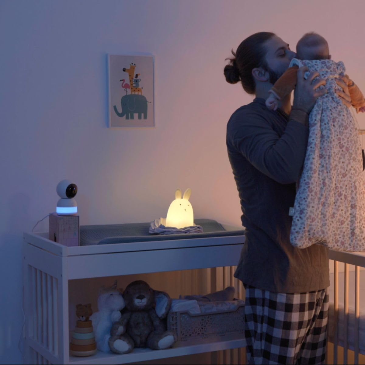 BÉABA - Cámara de Video Adicional para bebé, rotación de 360°, aplicación móvil, visión Nocturna, luz Nocturna Multicolor, walkie-Talkie, Canciones de Cuna, Control de Temperatura y Humedad, luz