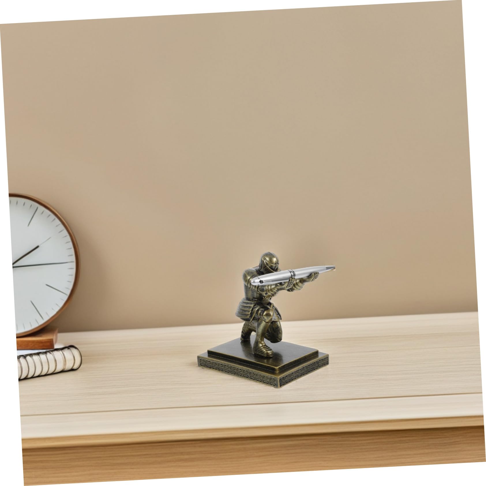 Goldener Stiftehalter Soldatenfigur aus Kunstharz, Dekorativ