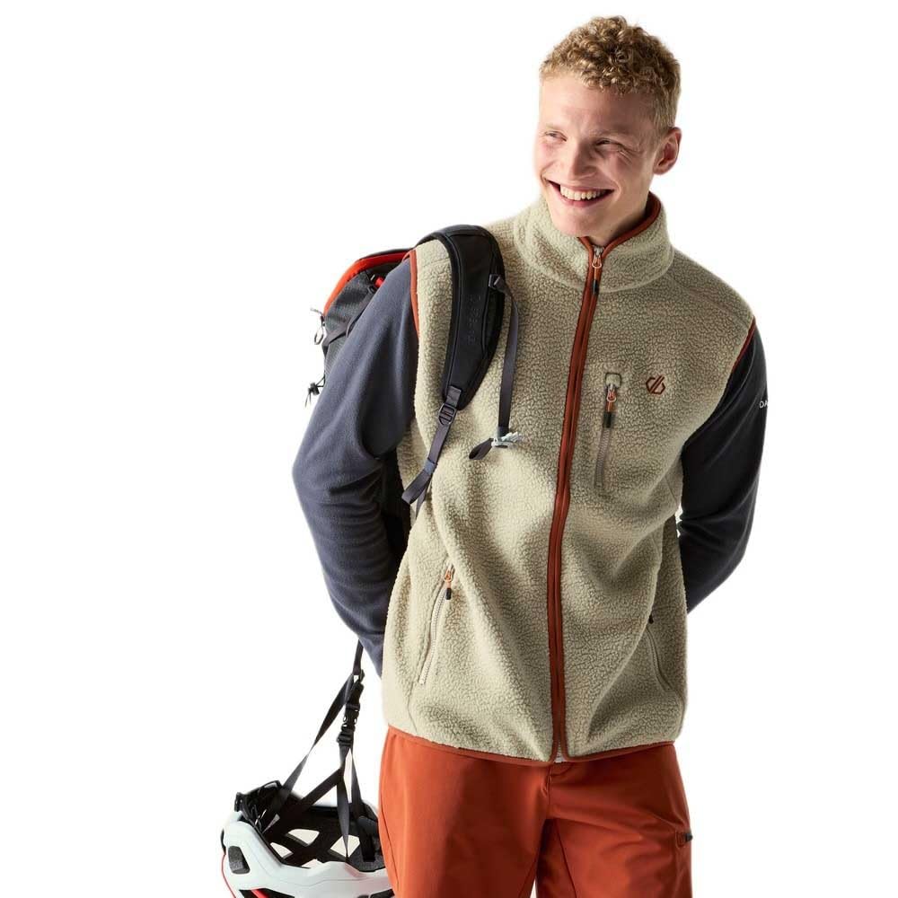 Dare2b Men's Camber Fleece Walking Gilet, Durable UV shielded Hiking Bodywarmer