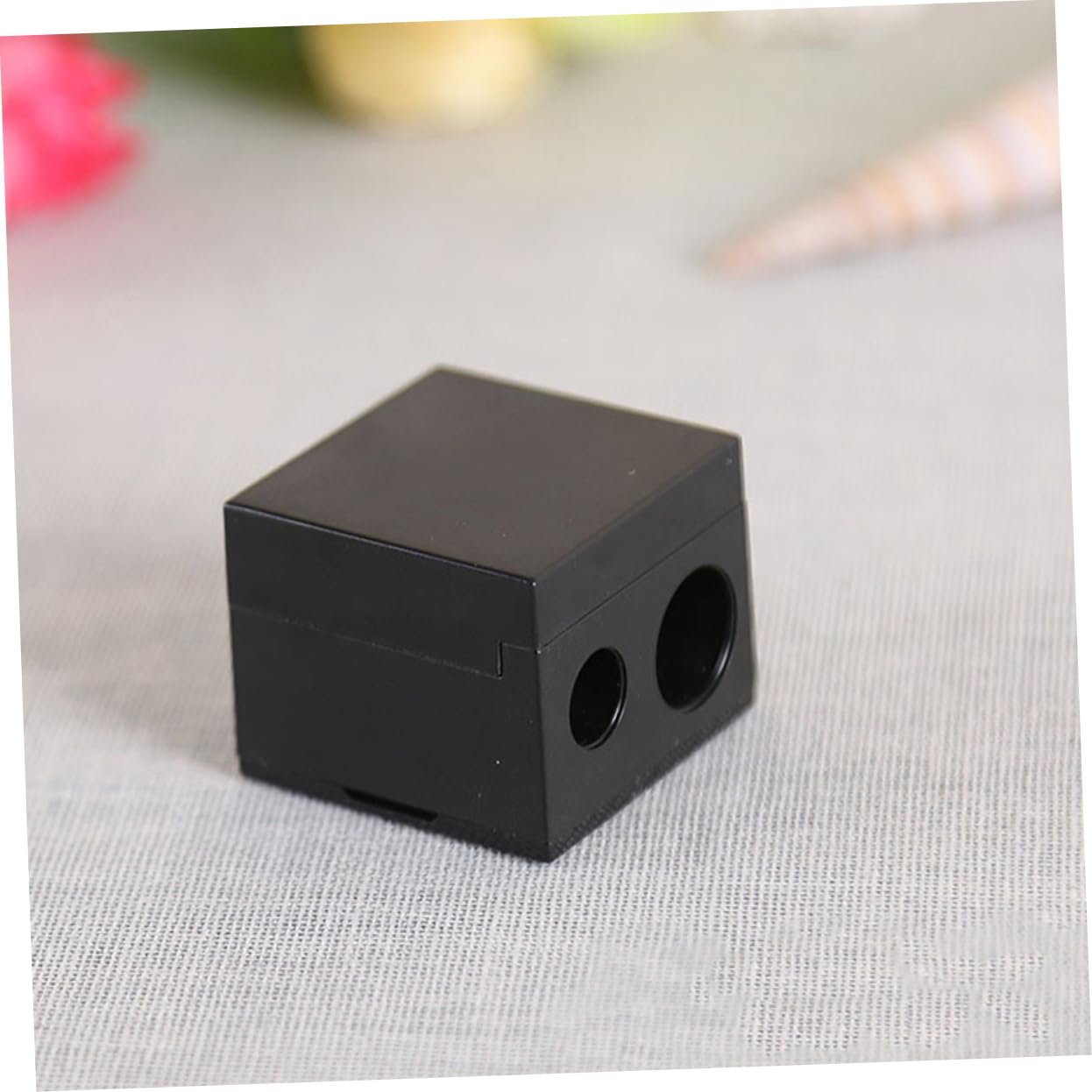 Angoily Cosmetic Pencil Sharpener Set Makeup Eyebrow Pencil Sharpener for Eyeliner Lipstick Dual Hole Lid