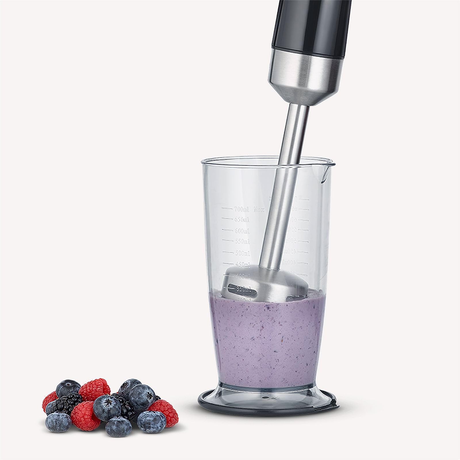 Severin blender ręczny SM 3772, rozdrabniacz, pojemnik do blendowania, trzepaczka, moc 600 W, końcówka ze stali nierdzewnej, 100% wolny od BPA, funkcja TURBO, obroty 15.000 obr./ min.