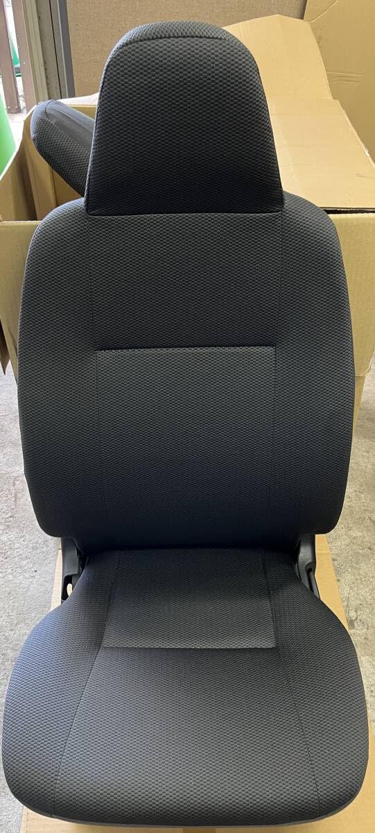 ハイエース 新車外し フロントシート左右