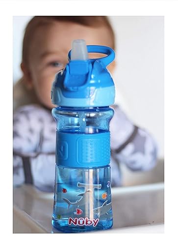 Nuby Thirsty Kids - Botella de agua con boquilla suave abatible para niños con banda de fácil agarre, tiburones azules, 12 onzas