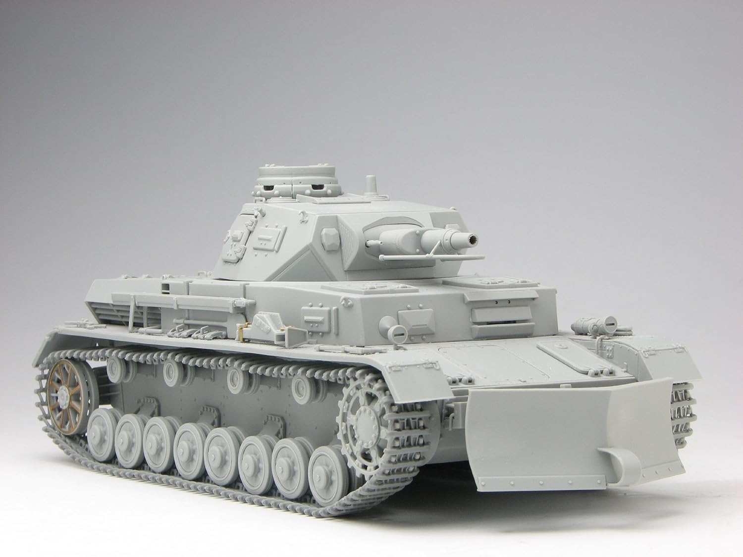 Dragon Models Pz.Kpfw. IV Ausf.B Mit Schneeräumer System Schmidt Model Building Kit, Scale 1/35