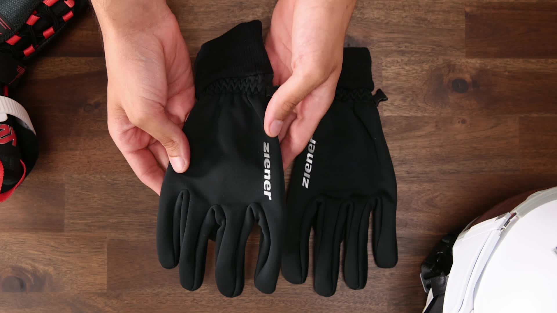 Ziener gip gws ski handschoenen in de kleur zwart. | bol