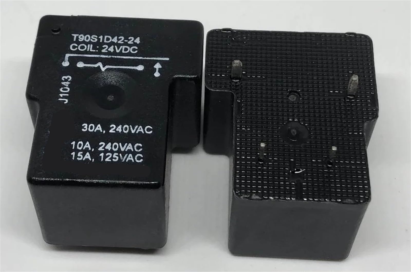 Relé T90A4-24V-30A de alta durabilidad para automatización 4