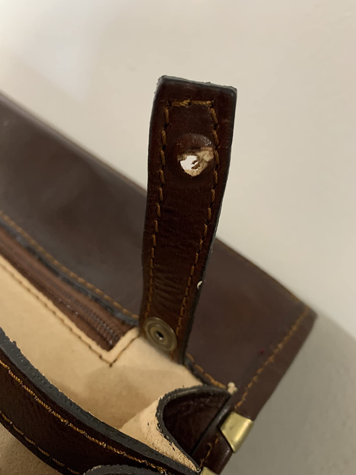 Rifiniture mediocri e totale assenza di un controllo di qualità