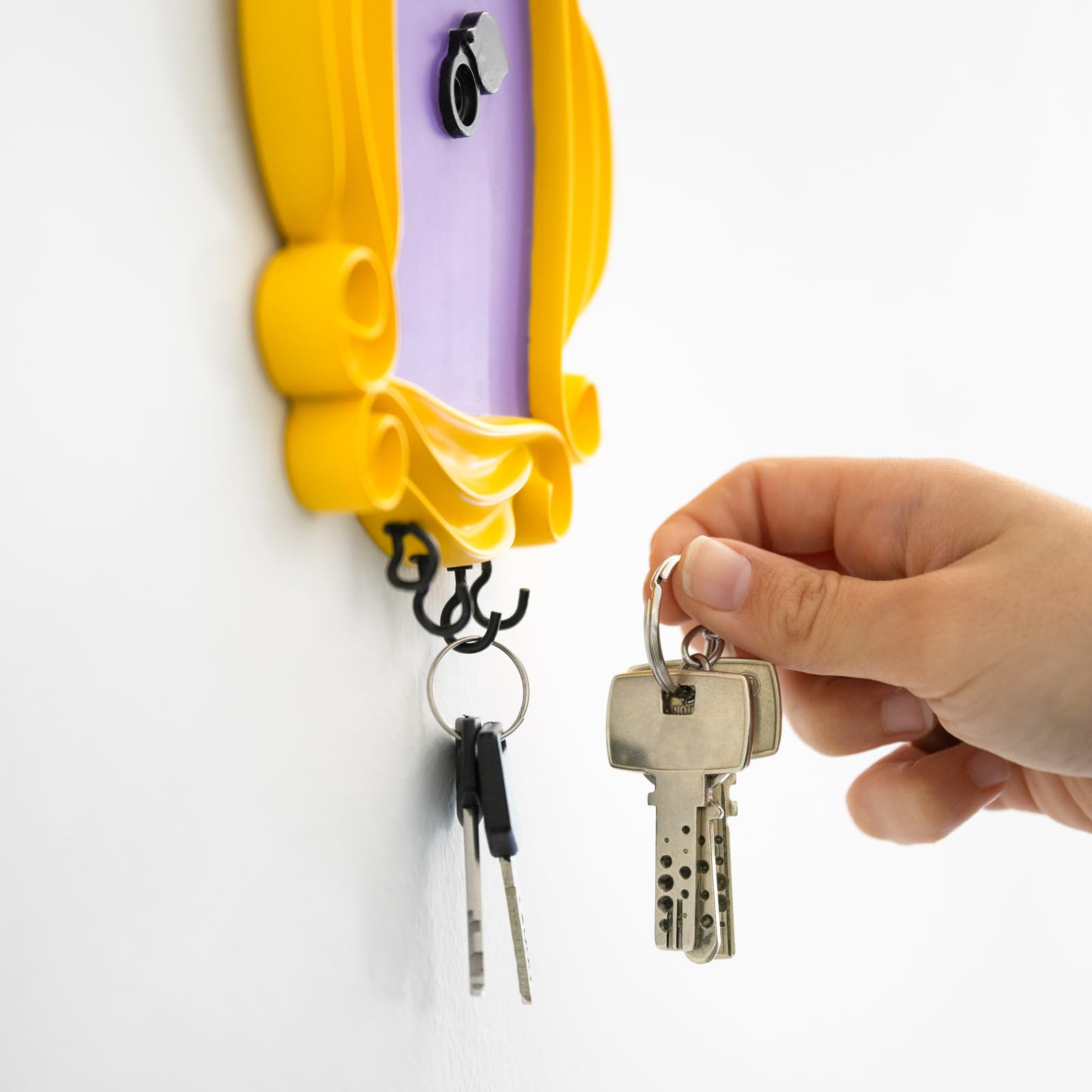 Grupo Erik Portachiavi da Parete Spioncino Friends | Appendichiavi a Muro Friends Serie TV, Appendichiavi da Parete, Porta Chiavi Ingresso Casa, Friends Gadget