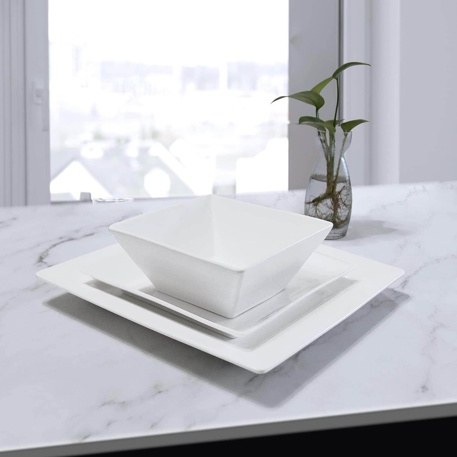 Set di stoviglie in ceramica, 12 pezzi, quadrati, per quattro, bianco, design resistente ed elegante per l'uso quotidiano e occasioni speciali