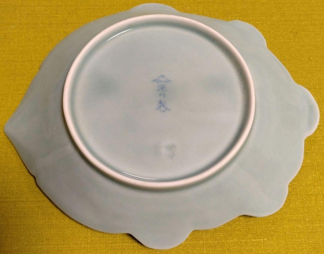 Amazon.co.jp: 深川製磁 亀 皿 2枚 六角 千彫 小鉢 2個 青磁