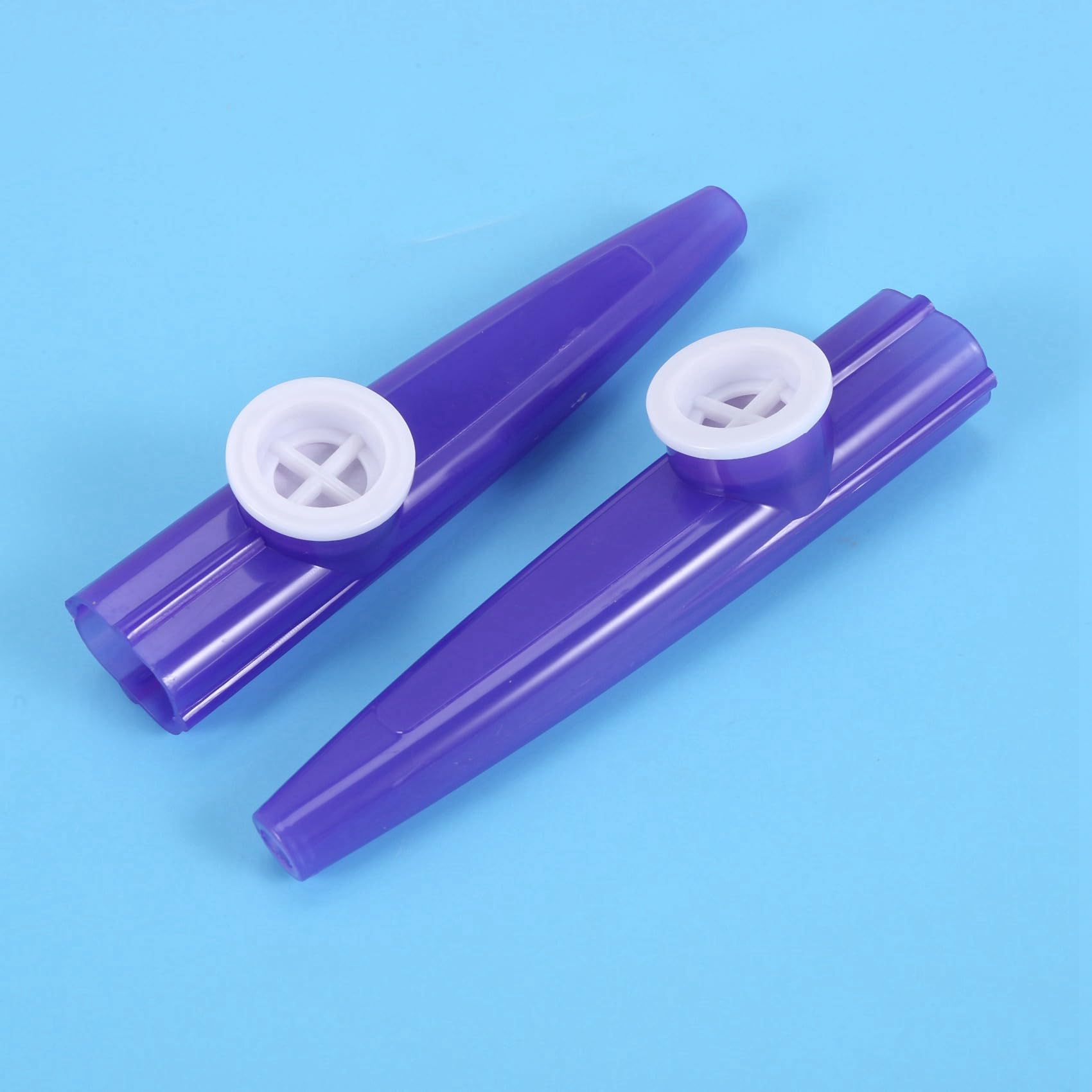 Daconovo 144 Piezas Kazoos de Plástico 8 Colores Instrumento Musical Kazoo, Buen Compañero para Guitarra, Ukelele, Violín, Teclado de Piano, Gran Regalo para Música Amantes (144 Piezas)