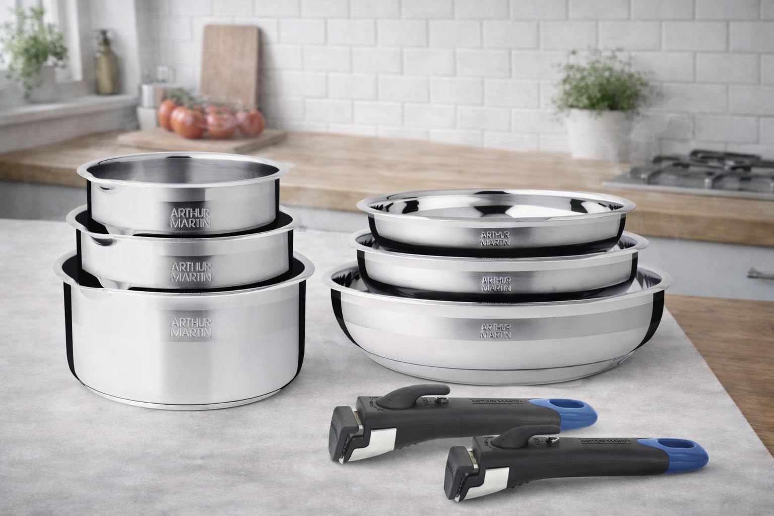 Arthur Martin - Batería de Cocina 10 Piezas Acero Inoxidable 18/10 - Apta Inducción - Sartenes Ø20/22/26 Cacerolas Ø16/18/20-3 Tapas Vidrio, Pico Vertedor