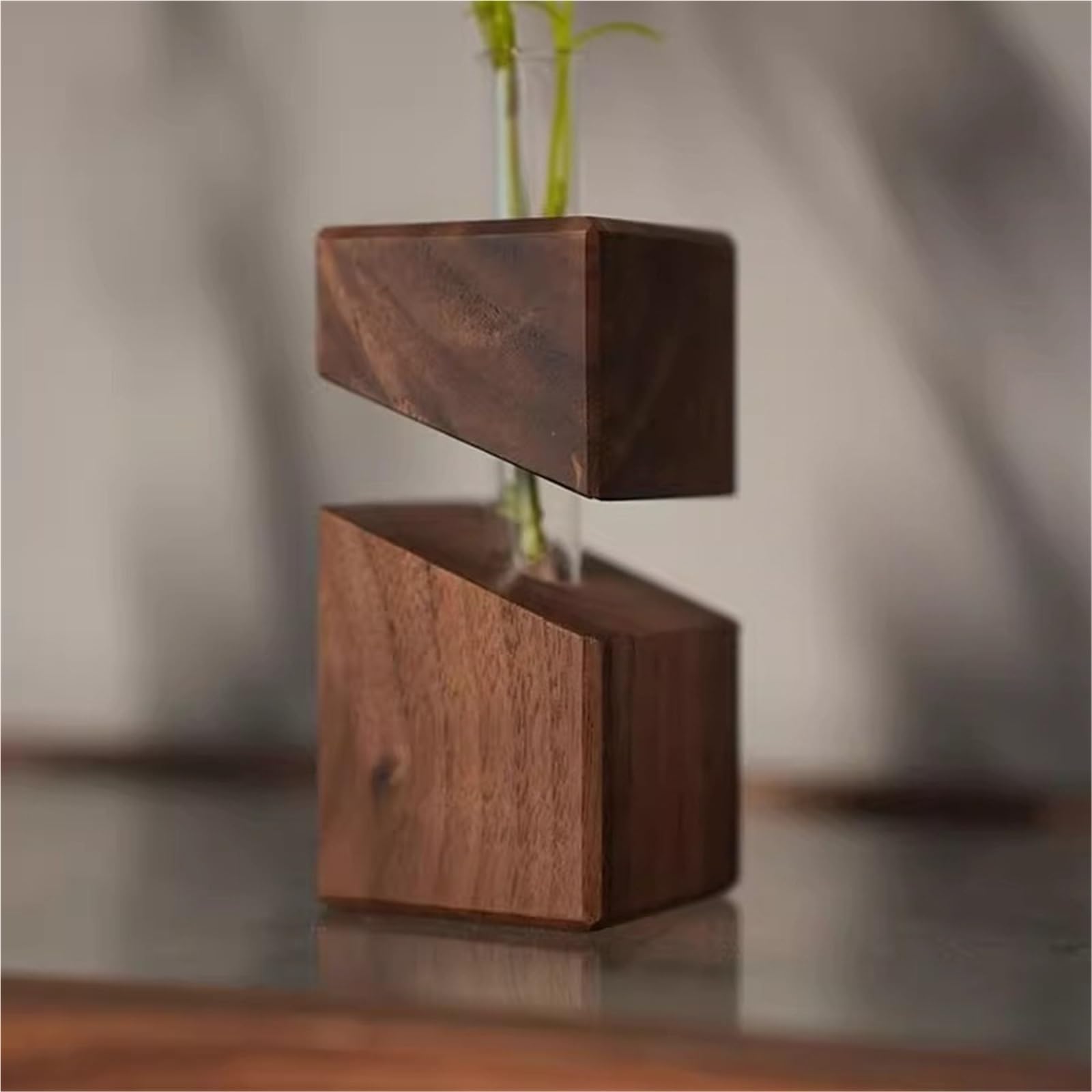 Wandvase Geometrische Wandvase aus massivem Holz