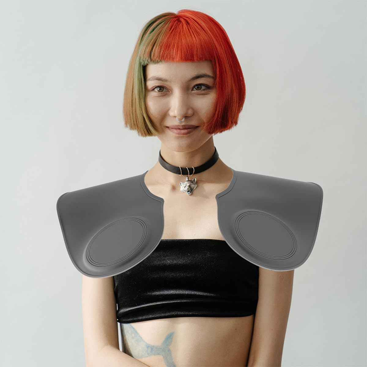 PACKOVE Mantellina per Parrucchieri in Silicone, Copri-spalle per Taglio | Uso Casa e Salone, Protegge gli Abiti, Previene i Chioma nei Vestiti, Stili Multipli Stile Casuale