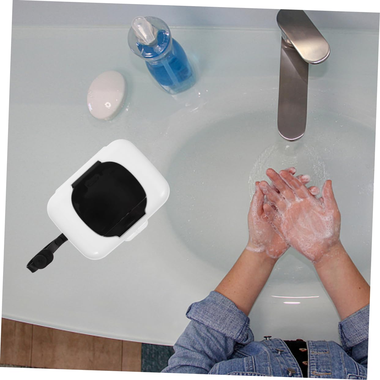 ERINGOGO 2Pcs Portable Wipes Dispenser Lightweight Tissue Case for Travel Convenient Hanging Wipe Holder Design for and Diaper Bags