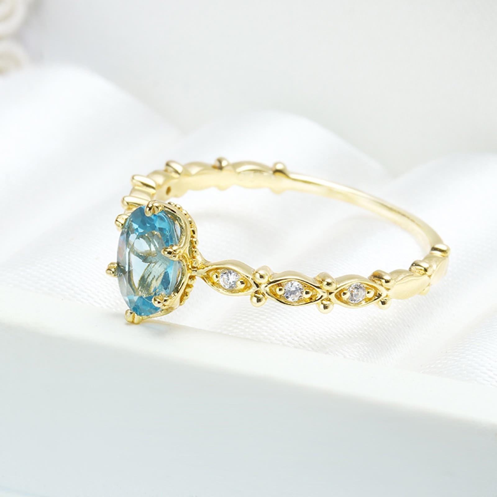 Anillo de solicitud de oro amarillo de 9 K/14 K/18 K con forma ovalada azul topacio filigree