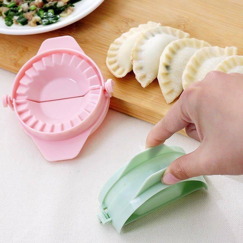 Image of Plastic Momos Maker, Small Size Momos Maker Kit, Garijalu Maker Tools, Gujiya /Gujia Karanji Momos Maker Mould Machine Cooking Tool Multicolor (2 PCS)