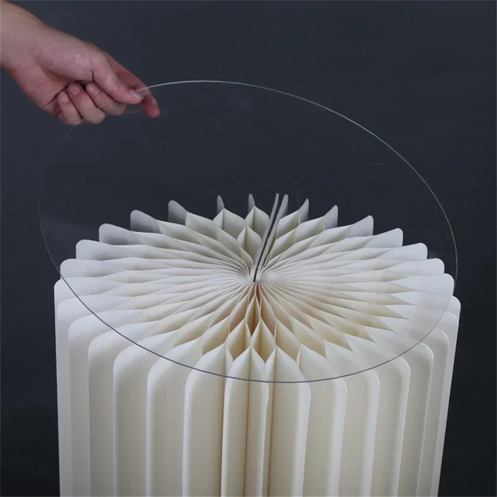 Cilindro Pieghevole in Carta Colonne pieghevoli in cartone Piedistallo con piedistallo Tavoli cilindrici Feste Matrimonio Compleanno Display Decorazione torta dessert(D30cm H20cm)