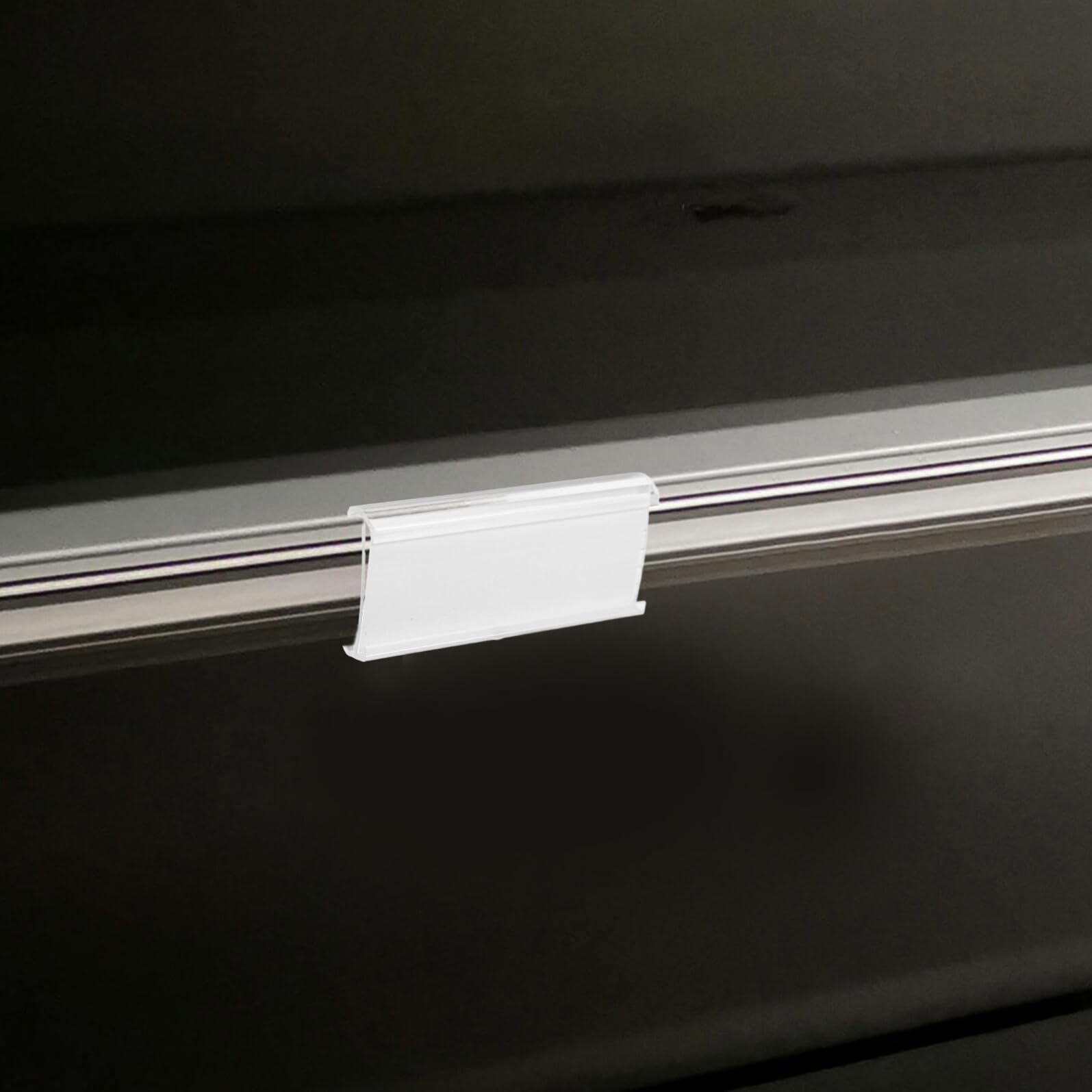 ARTIBETTER 100 Pezzi Portatarghette in Plastica Trasparente con Doppio Gancio Filo Supporto per Etichette da Scaffale con Inserto Porta Cartellini per Esposizione Prezzi e Segnaletica Merci