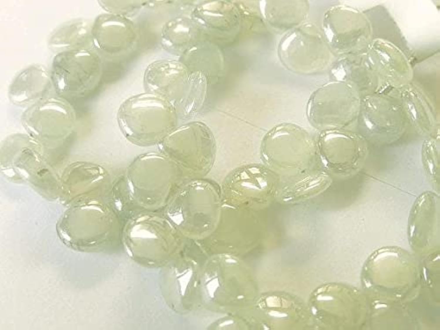 Préhnite perle naturelle cœur lisse 6.5mm LKBEADS insufflez de la tendresse à vos bijoux