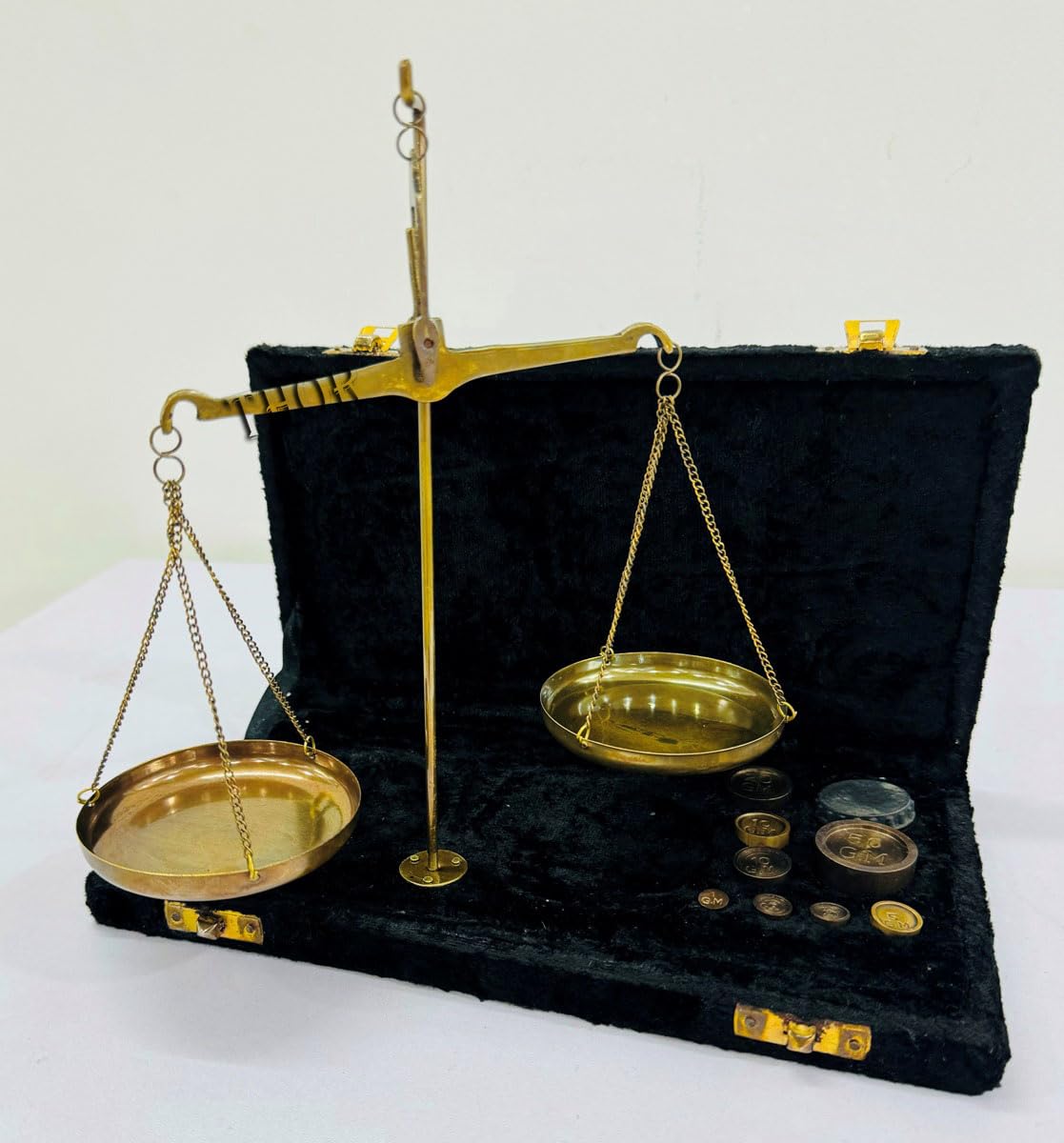 Collectible Brass Weight Scale Home Decor Antique Weight Balancing Scale Taraju Goldsmith Weight Tarazu showpiece Brass Weighing Scale Balance Justice Law Scale Decoration