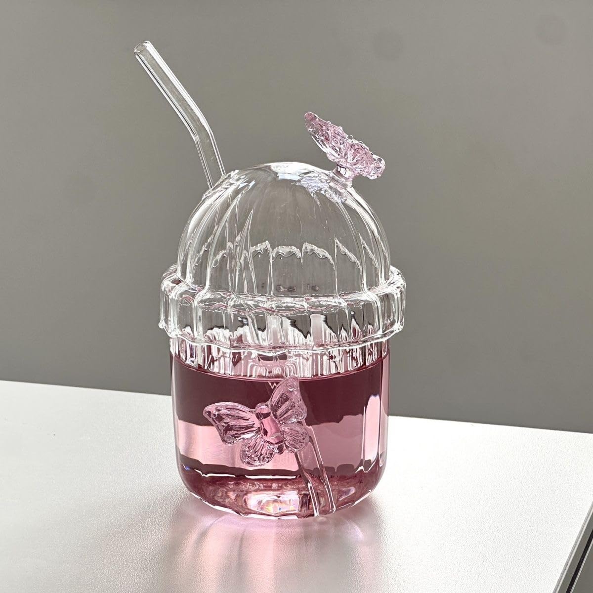 Gobelet en verre papillon rose style vintage français avec couvercle et paille