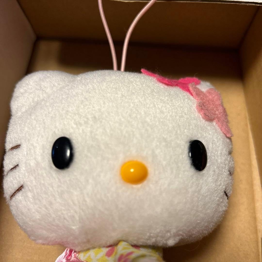 ハローキティ くま 着ぐるみ マスコット ぬいぐるみ サンリオ 2010 レア ハローキティ くま 着ぐるみ マスコット ぬいぐるみ サンリオ 2010