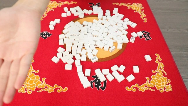 Red Square Mahjong Mat With Carry Bag - Non-Slip, Noise Reducing Large Game Table Mat (33.5in/85cm)