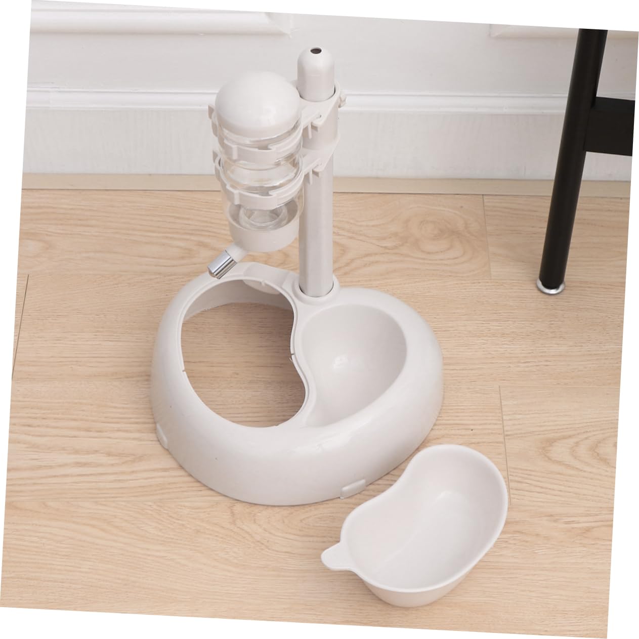Beavorty Fontanella Per Animali Domestici Sospesa Bianca, Distributore Automatico Acqua Per Cani e Gatti, Design Antiscivolo Con Erogazione Automatica, Facile Da Smontare e Pulire Per Uso Quotidiano